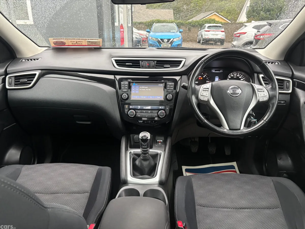 Nissan Qashqai Hatchback, Diesel, 2016, White