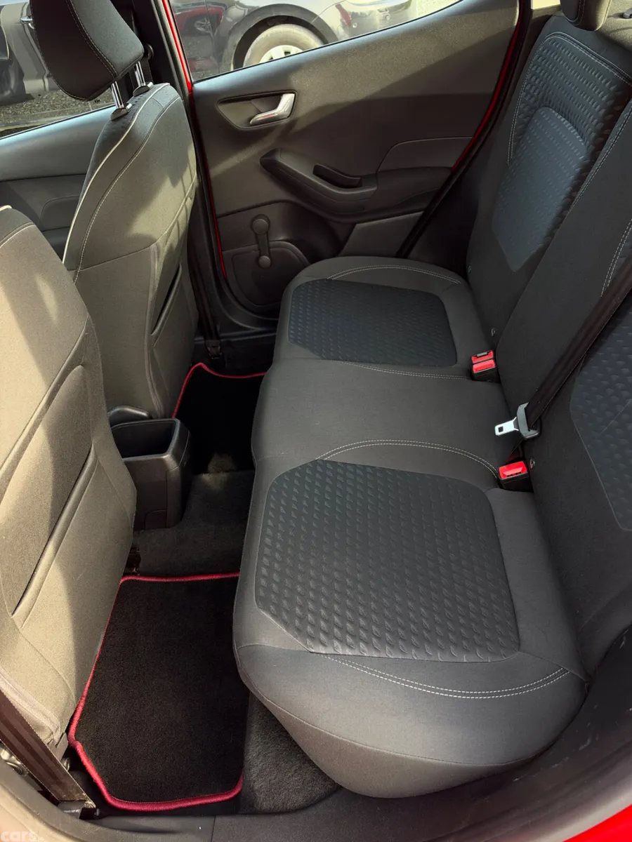 Ford Fiesta Hatchback, Petrol, 2018, Red