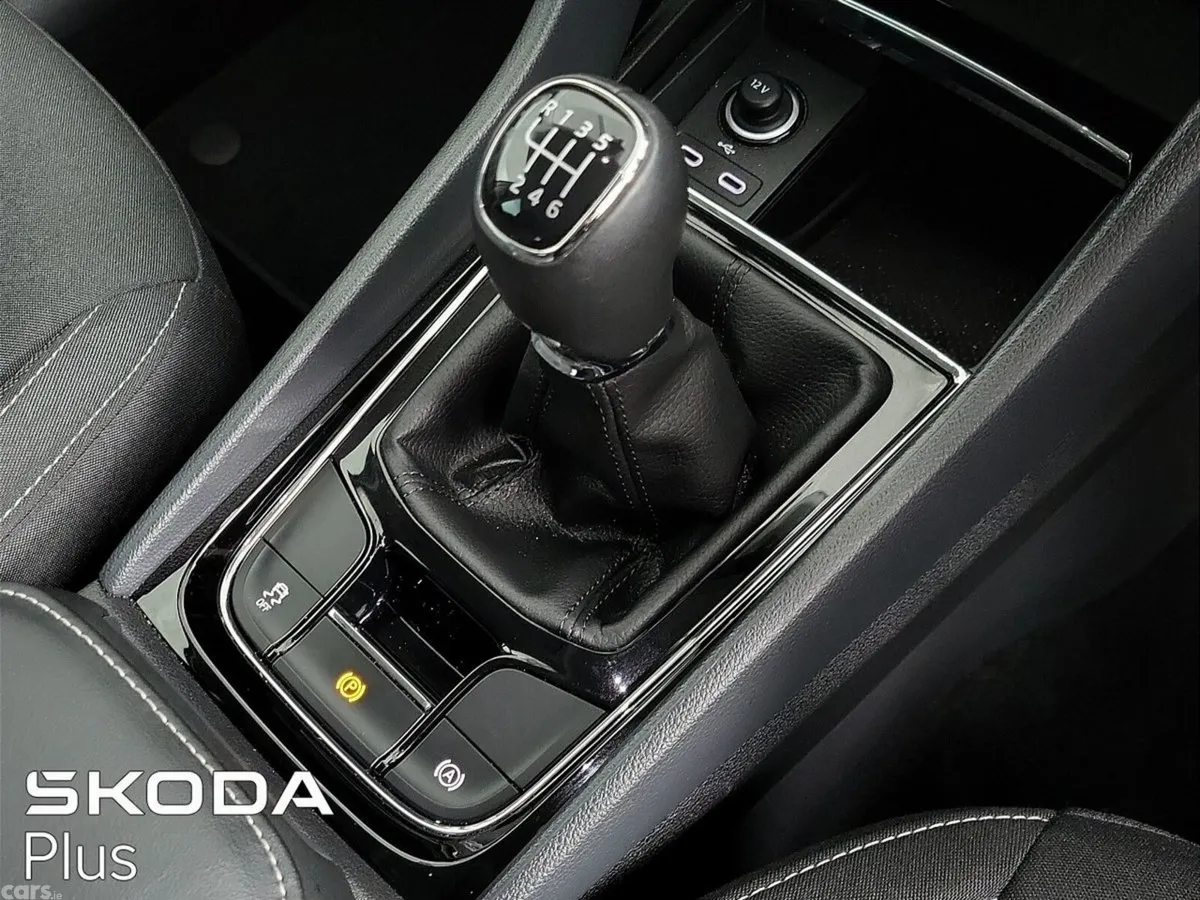Skoda Karoq Estate, Diesel, 2026, White