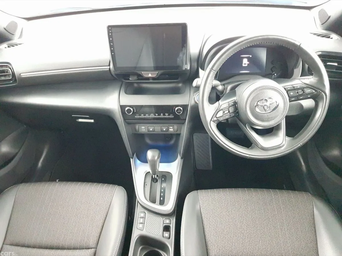 Toyota Yaris Cross SUV, Petrol Hybrid, 2023, Blue
