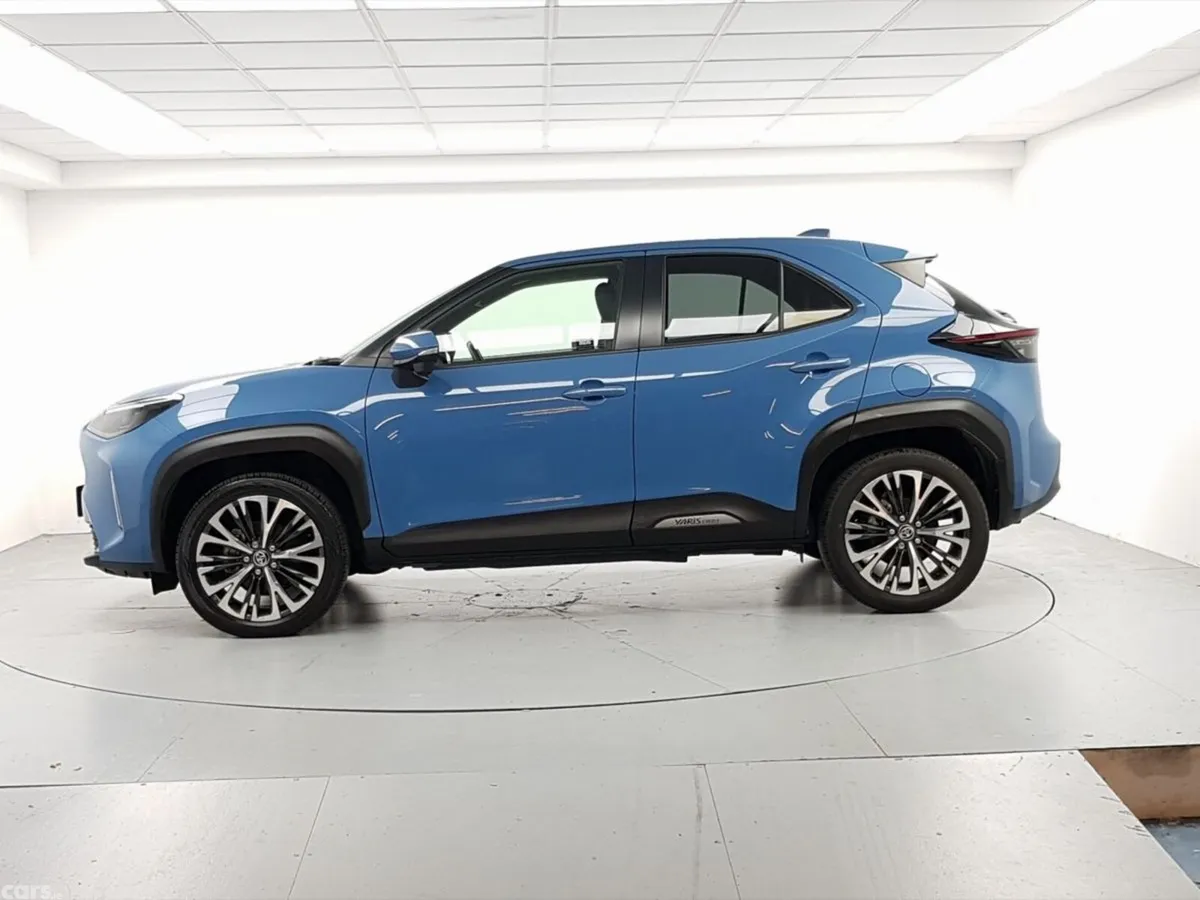 Toyota Yaris Cross SUV, Petrol Hybrid, 2023, Blue