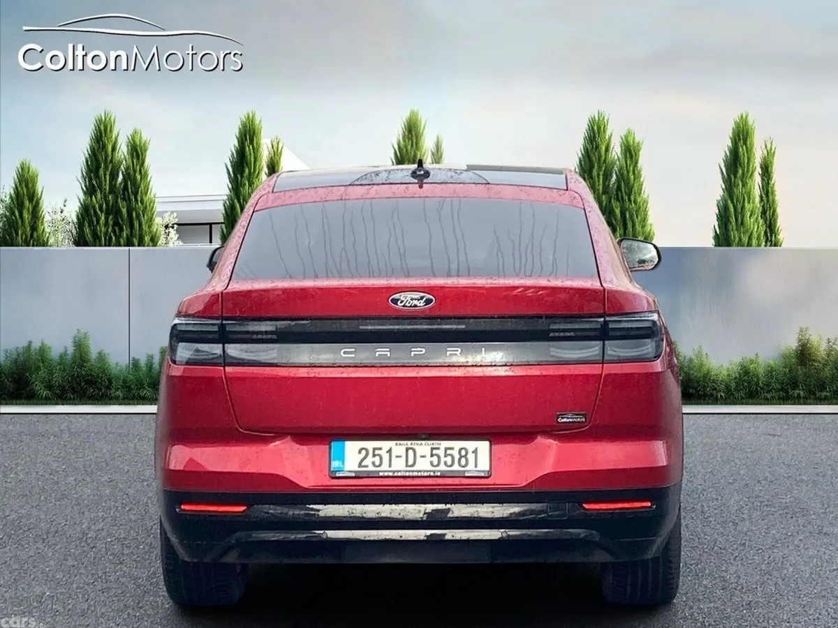 Ford Capri MPV, Electric, 2025, Red