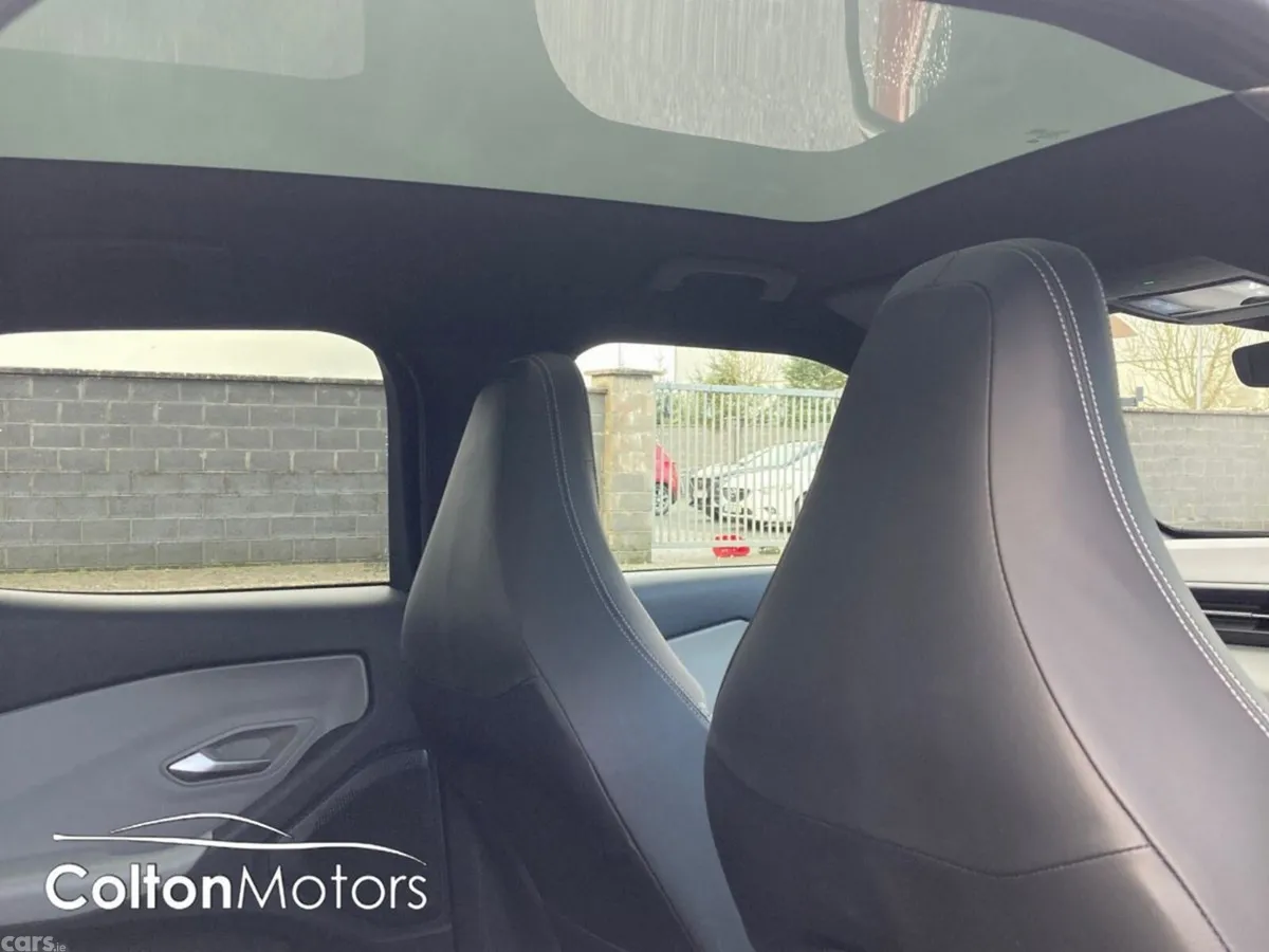 Ford Capri MPV, Electric, 2025, Red