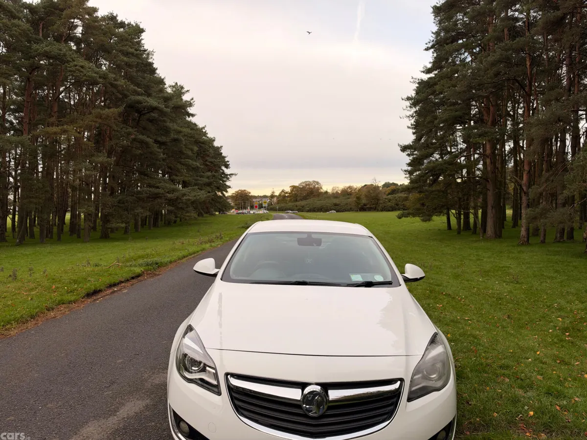 Vauxhall Insignia Hatchback, Diesel, 2016, White