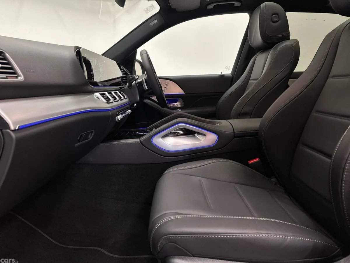 Mercedes-Benz GLE SUV, Petrol Plug-in Hybrid, 2026, Blue