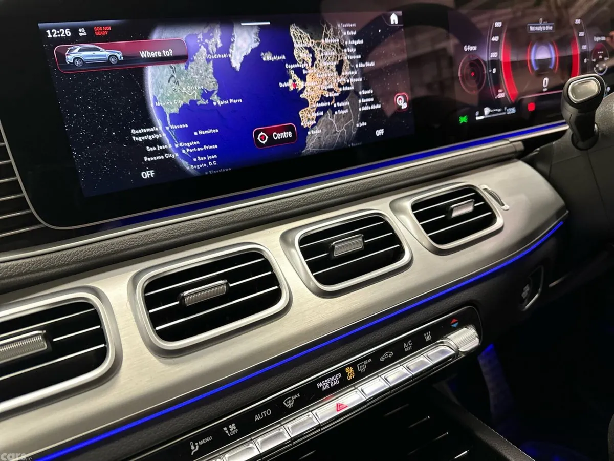 Mercedes-Benz GLE SUV, Petrol Plug-in Hybrid, 2026, Blue