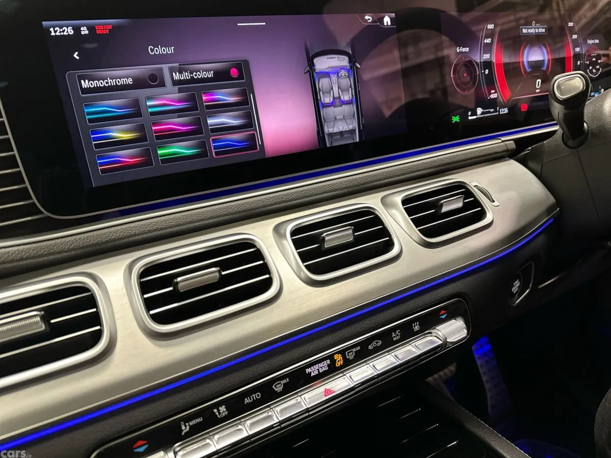 Mercedes-Benz GLE SUV, Petrol Plug-in Hybrid, 2026, Blue