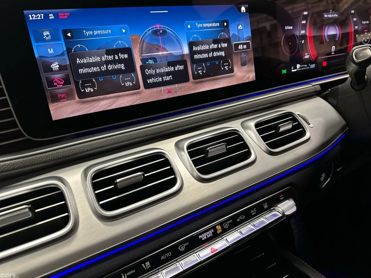 Mercedes-Benz GLE SUV, Petrol Plug-in Hybrid, 2026, Blue