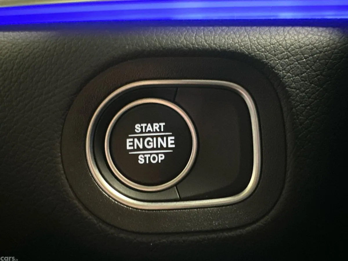 Mercedes-Benz GLE SUV, Petrol Plug-in Hybrid, 2026, Blue