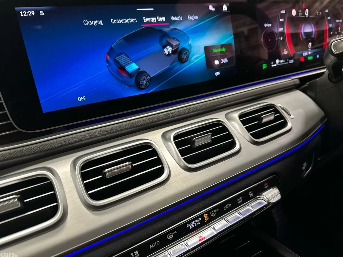 Mercedes-Benz GLE SUV, Petrol Plug-in Hybrid, 2026, Blue