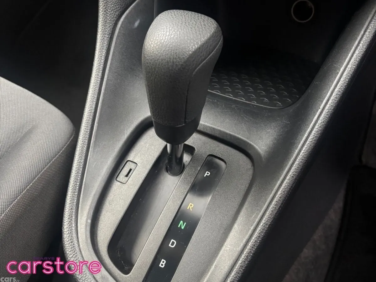 Toyota Yaris Hatchback, Petrol Hybrid, 2022, Blue