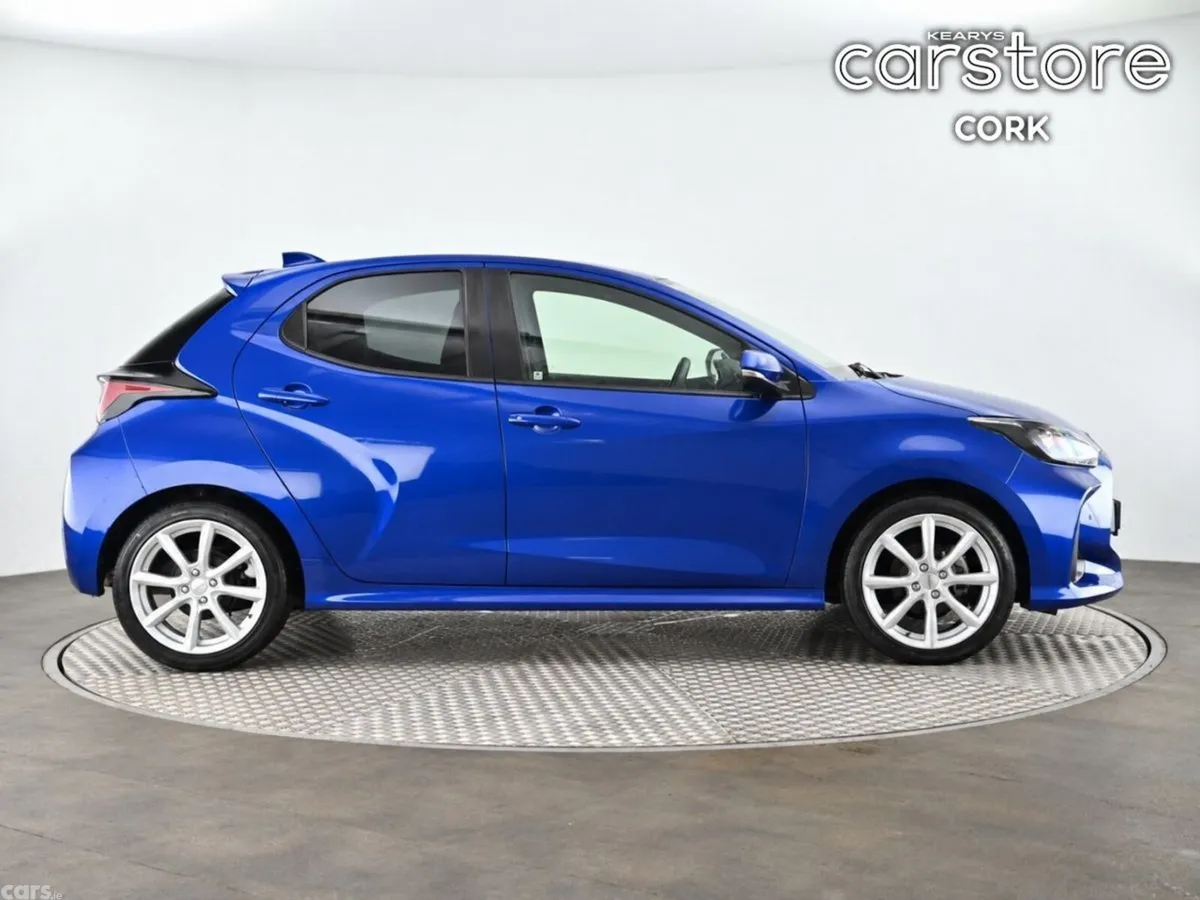 Toyota Yaris Hatchback, Petrol Hybrid, 2022, Blue