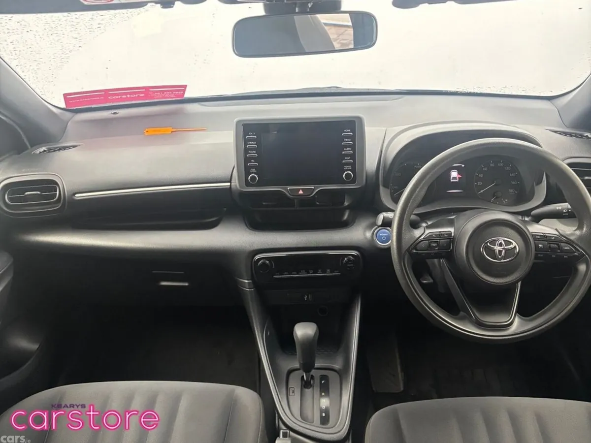 Toyota Yaris Hatchback, Petrol Hybrid, 2022, Blue
