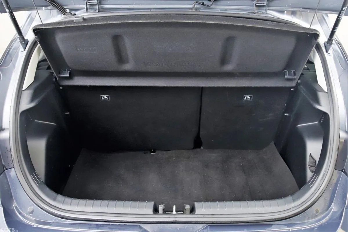 Hyundai i20 Hatchback, Petrol, 2024, Grey