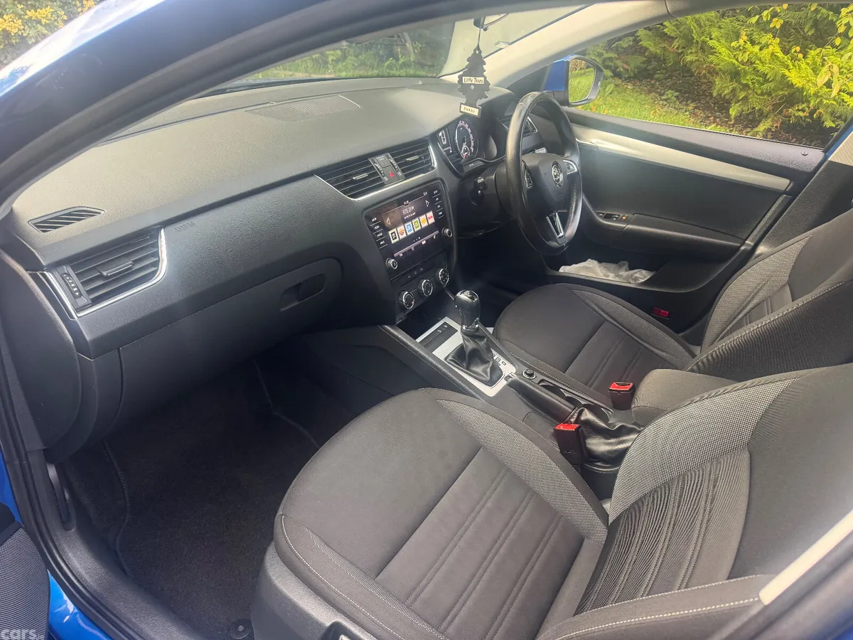 Skoda Octavia Saloon, Diesel, 2019, Blue