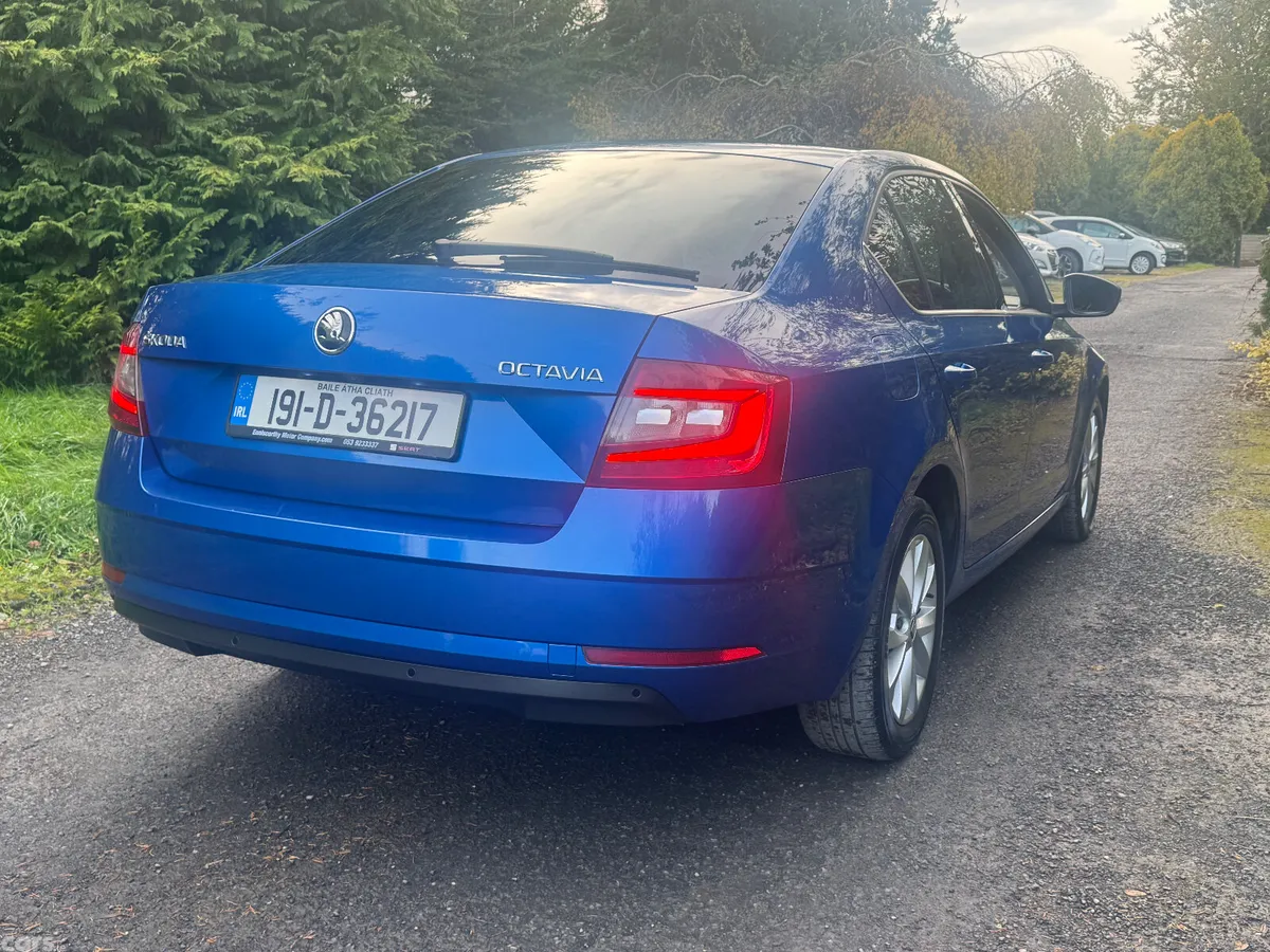 Skoda Octavia Saloon, Diesel, 2019, Blue