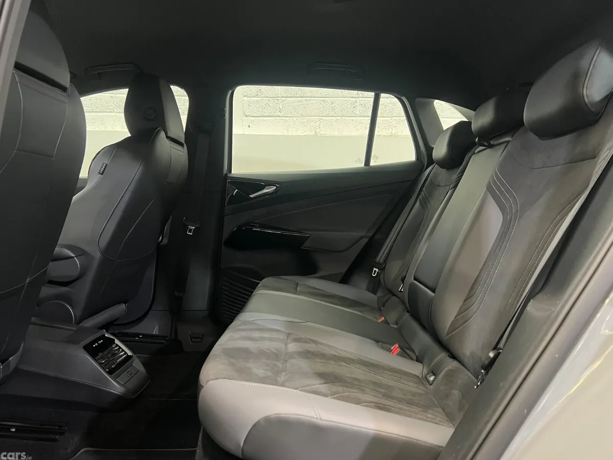 Volkswagen ID.4 SUV, Electric, 2024, Grey