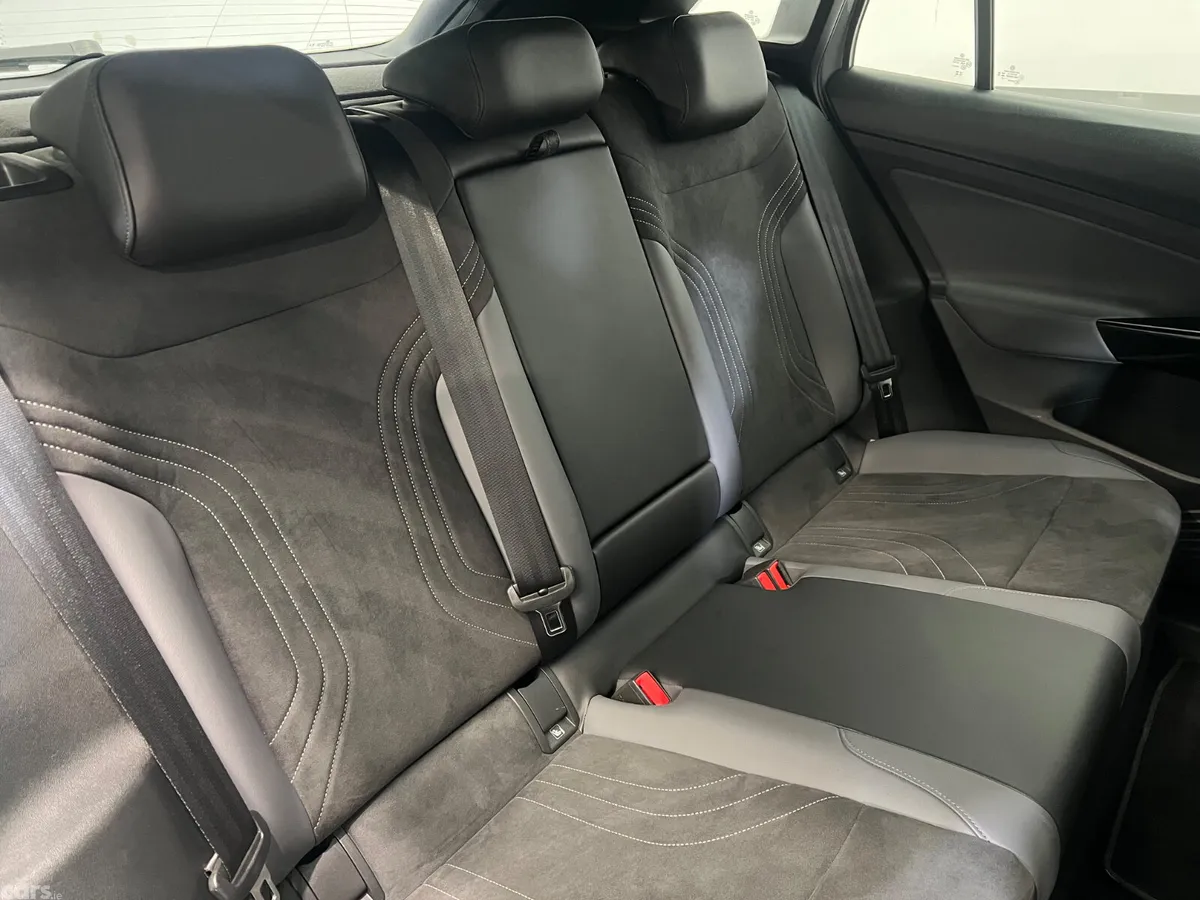 Volkswagen ID.4 SUV, Electric, 2024, Grey