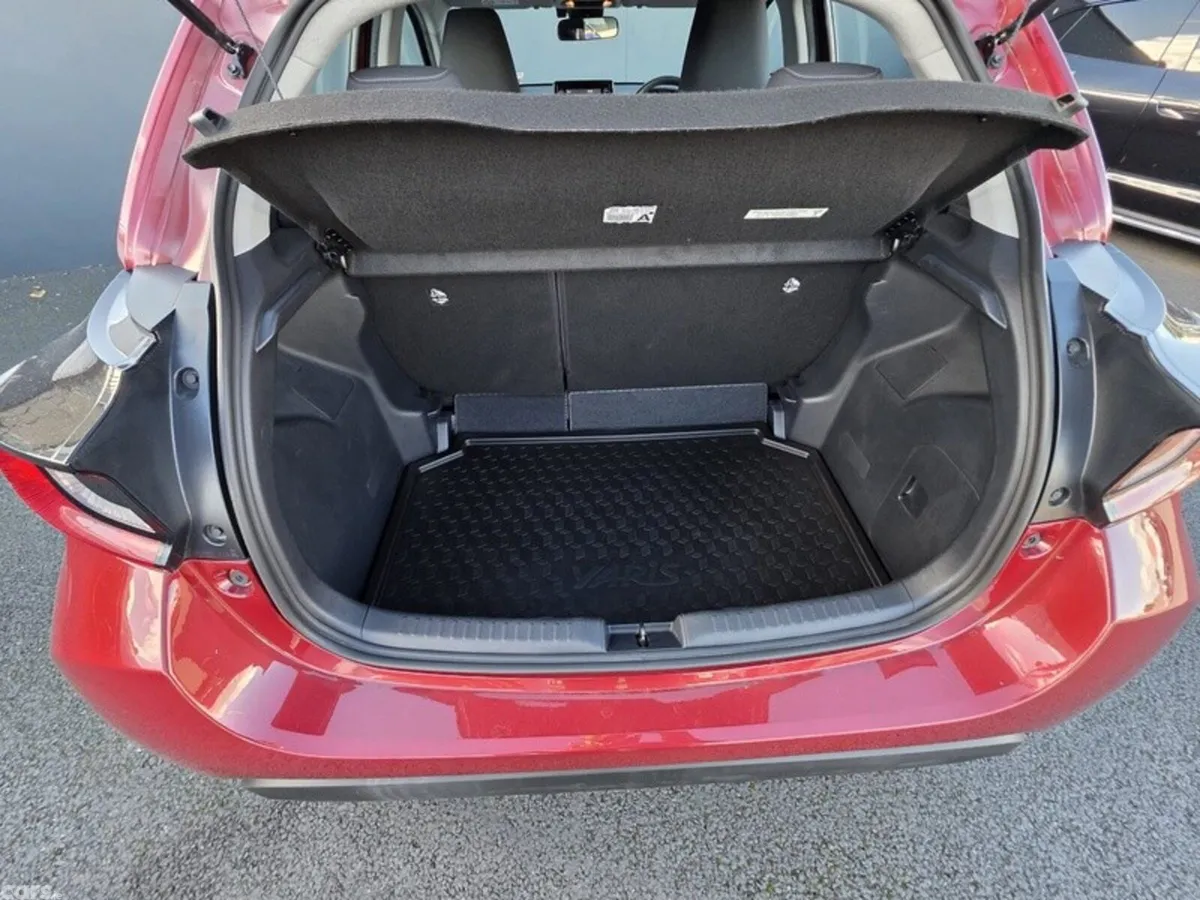 Toyota Yaris Hatchback, Petrol Hybrid, 2021, Red