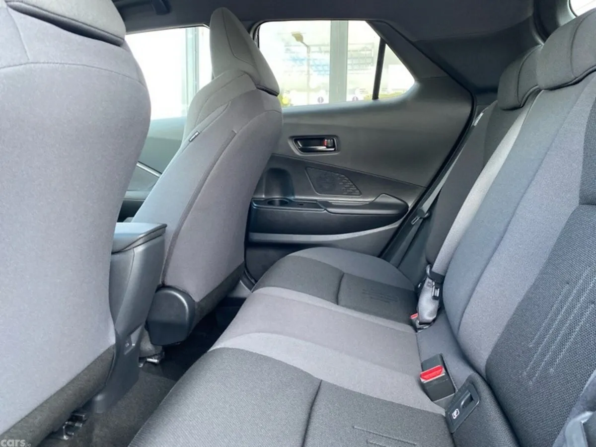Toyota C-HR SUV, Petrol Hybrid, 2026, Blue
