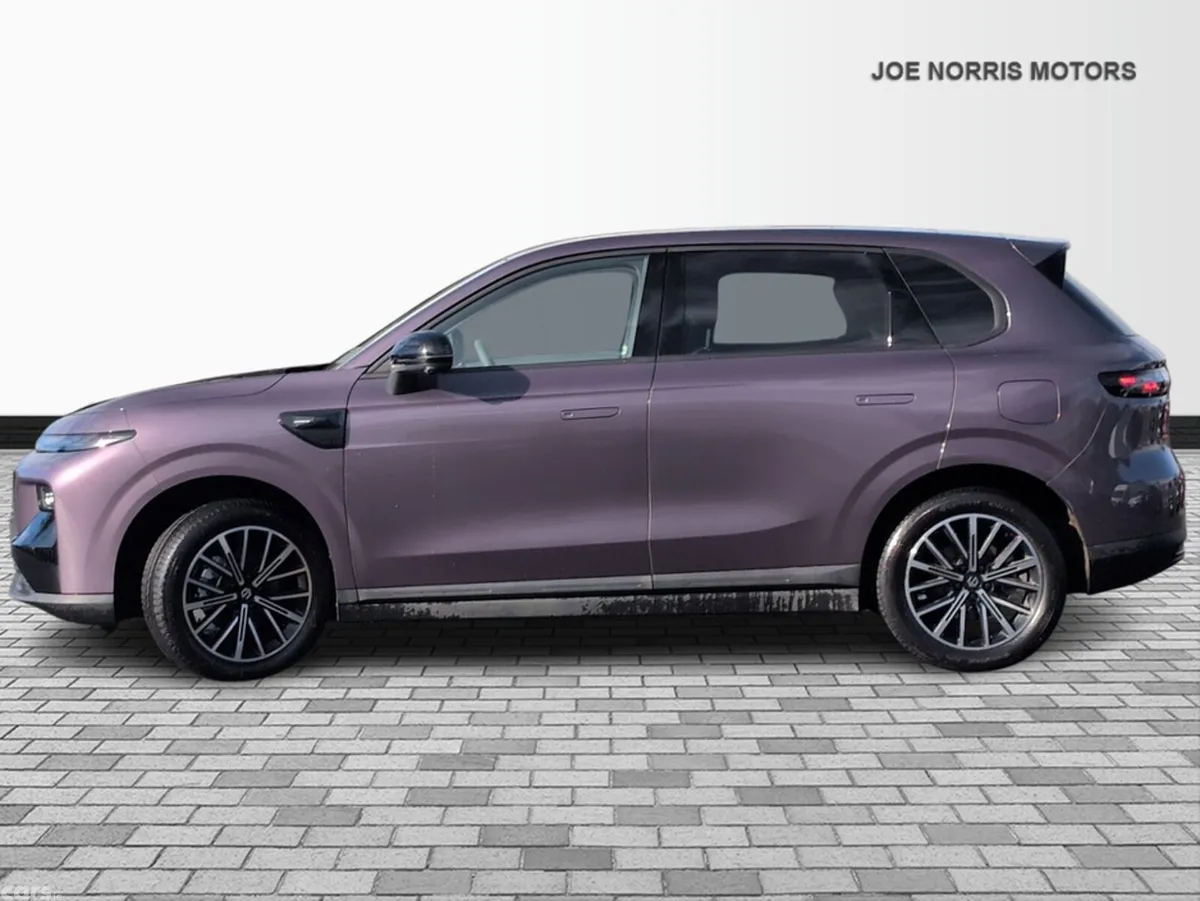 Leapmotor B10 Hatchback, Petrol, 2026, Purple