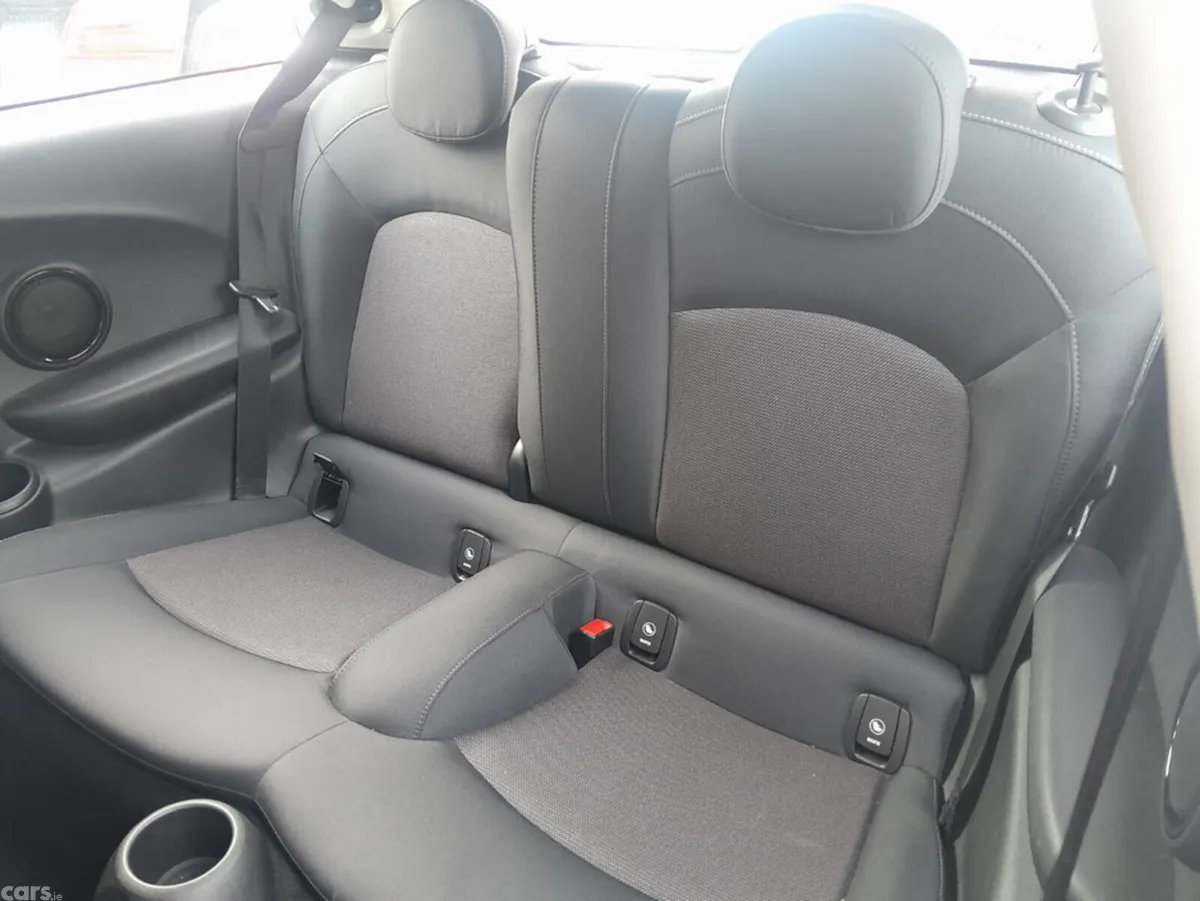 Mini Cooper Hatchback, Diesel, 2018, Green