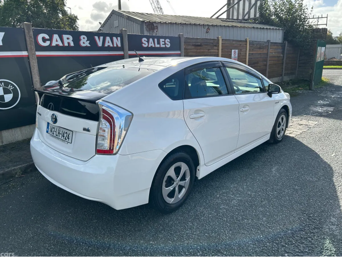 Toyota Prius Hatchback, Petrol Hybrid, 2014, White