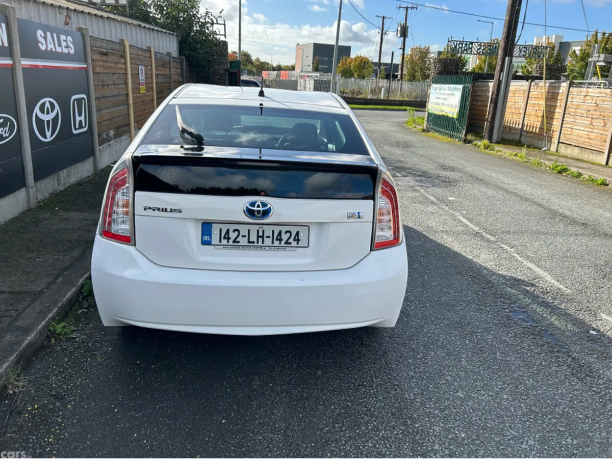 Toyota Prius Hatchback, Petrol Hybrid, 2014, White