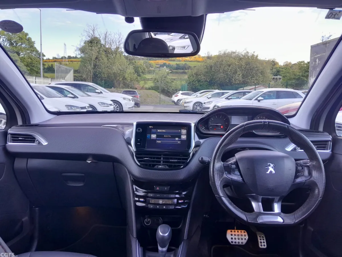 Peugeot 208 Hatchback, Petrol, 2017, White