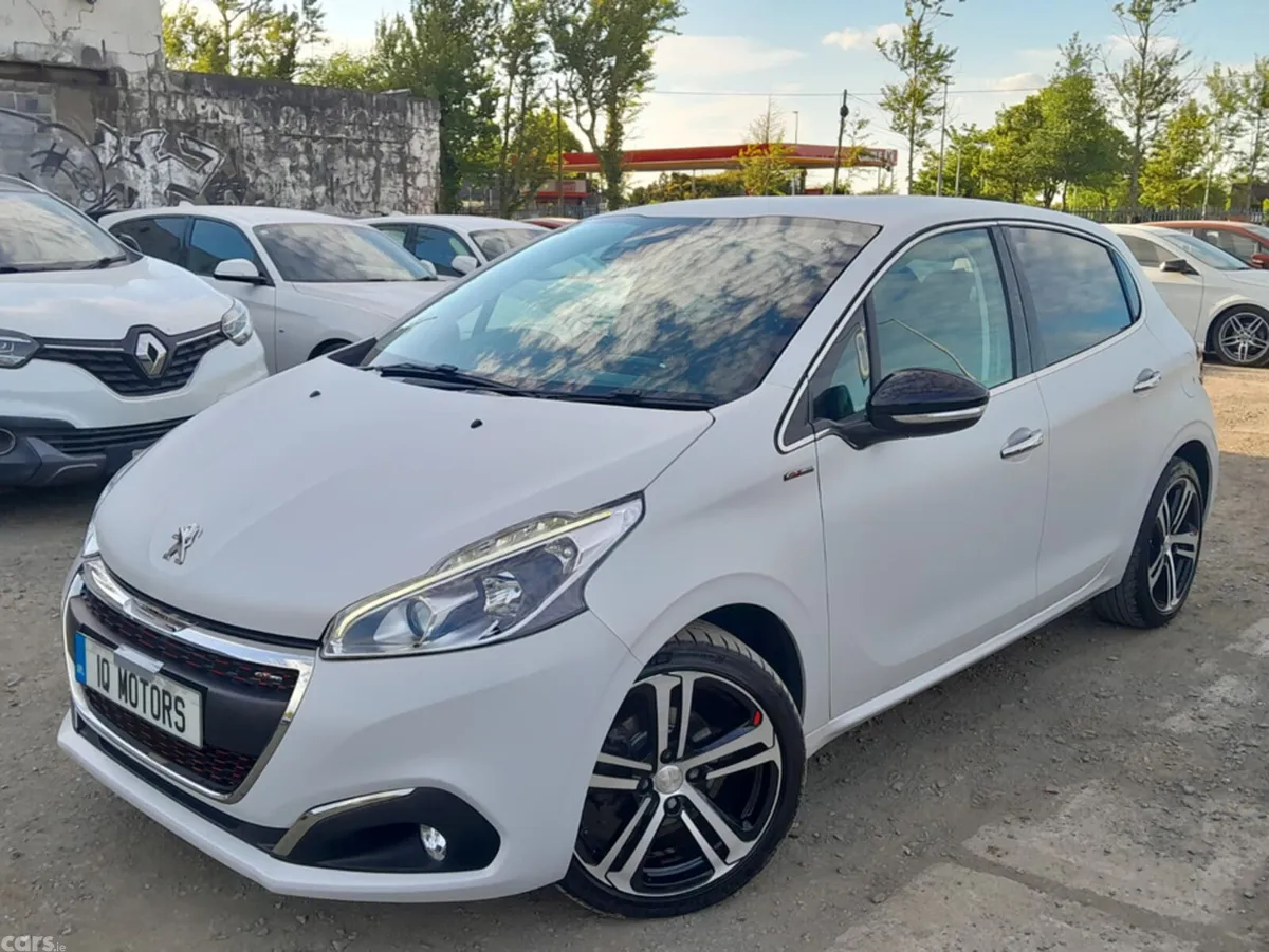 Peugeot 208 Hatchback, Petrol, 2017, White