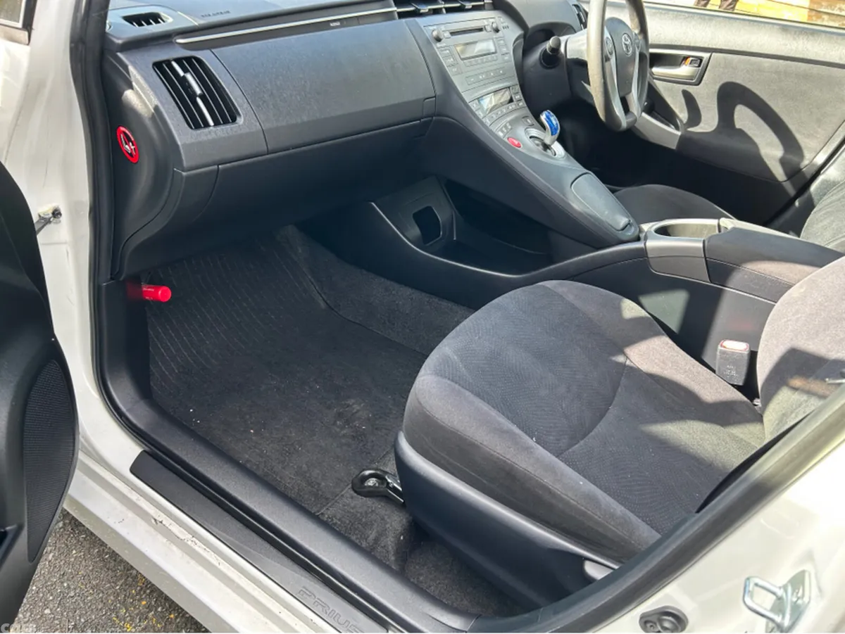 Toyota Prius Hatchback, Petrol Hybrid, 2014, White
