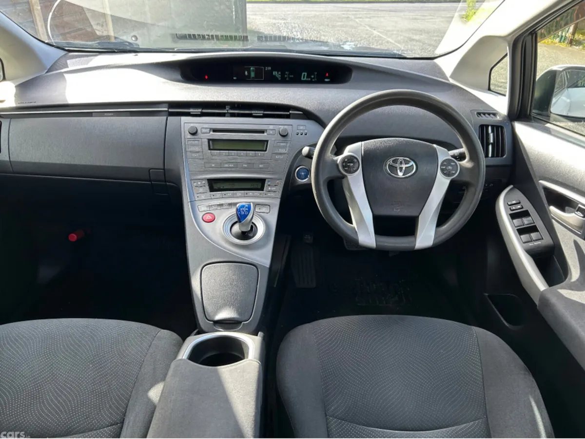 Toyota Prius Hatchback, Petrol Hybrid, 2014, White