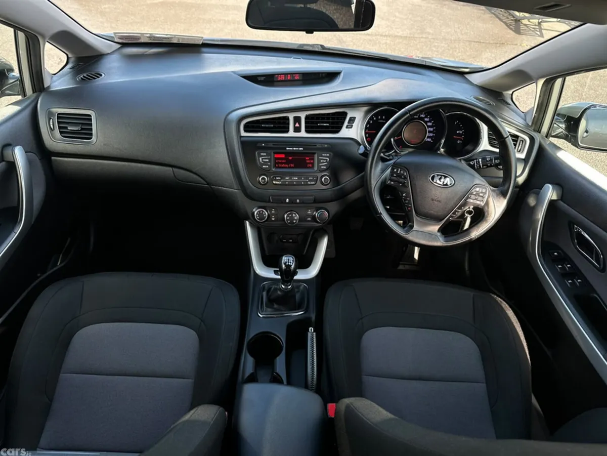 Kia Ceed Hatchback, Diesel, 2014, Silver
