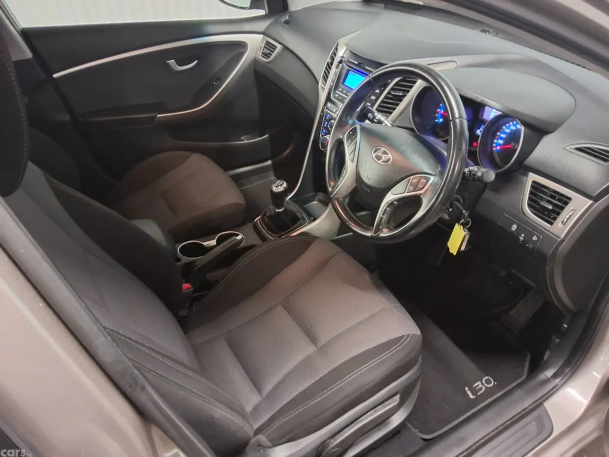 Hyundai i30 Hatchback, Petrol, 2016, Silver