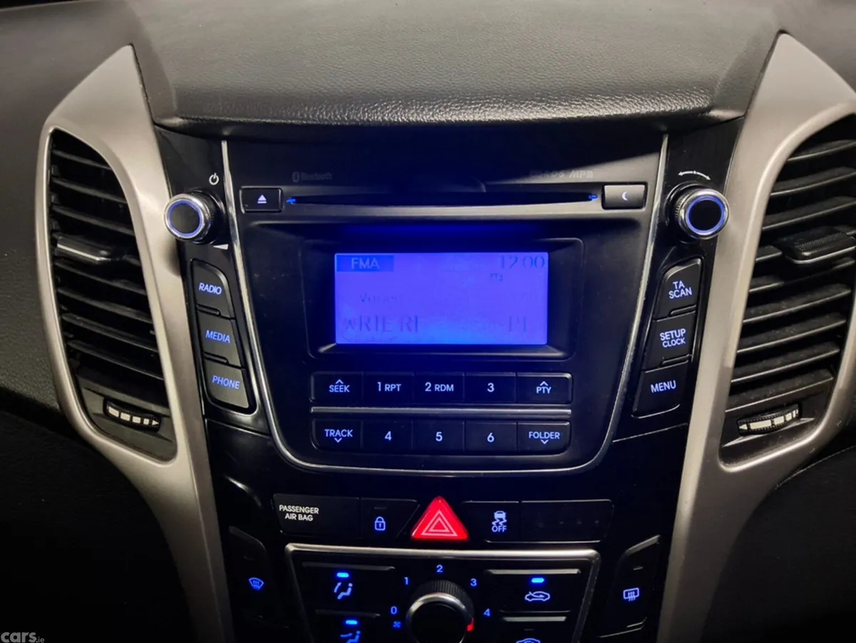 Hyundai i30 Hatchback, Petrol, 2016, Silver
