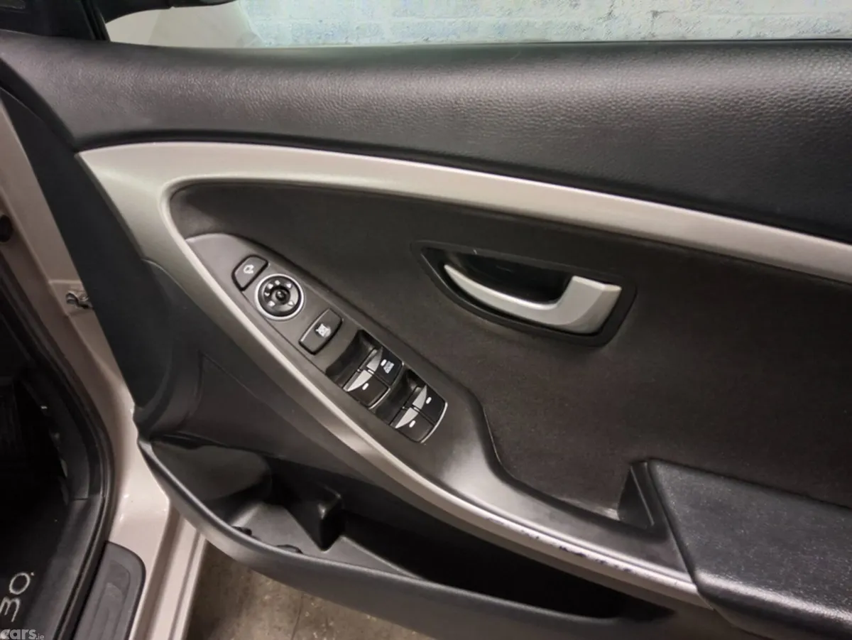 Hyundai i30 Hatchback, Petrol, 2016, Silver
