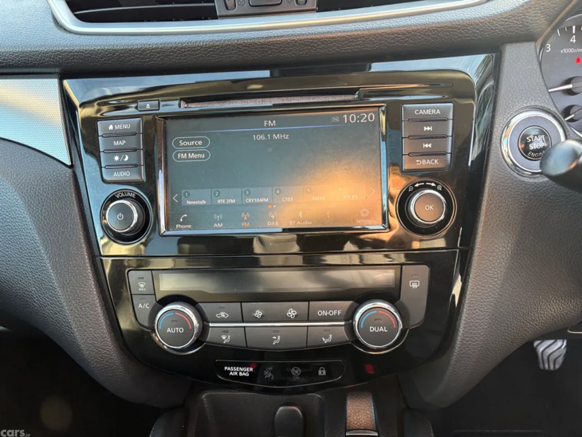 Nissan Qashqai MPV, Petrol, 2019, White