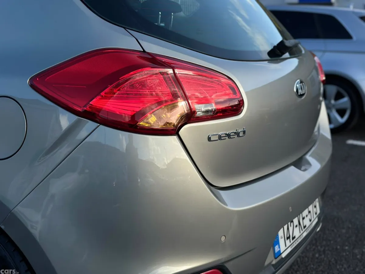 Kia Ceed Hatchback, Diesel, 2014, Silver