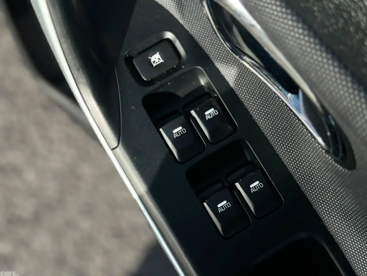 Kia Ceed Hatchback, Diesel, 2014, Silver