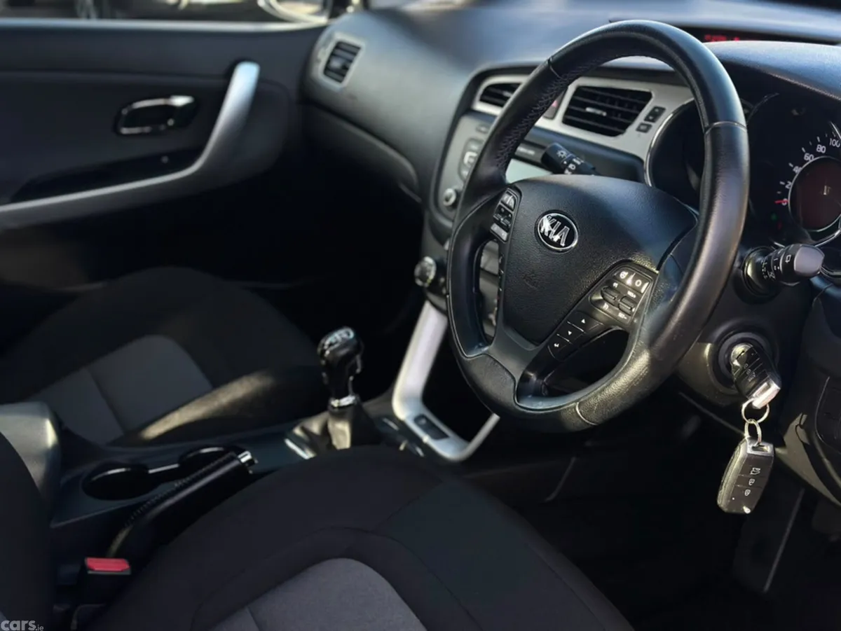 Kia Ceed Hatchback, Diesel, 2014, Silver