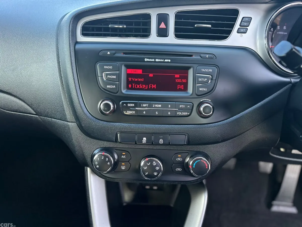 Kia Ceed Hatchback, Diesel, 2014, Silver