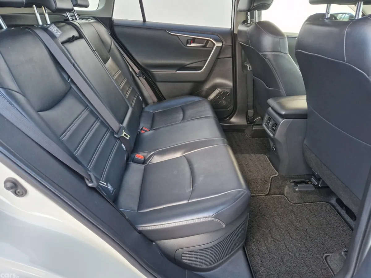 Toyota RAV4 SUV, Petrol Hybrid, 2019, White
