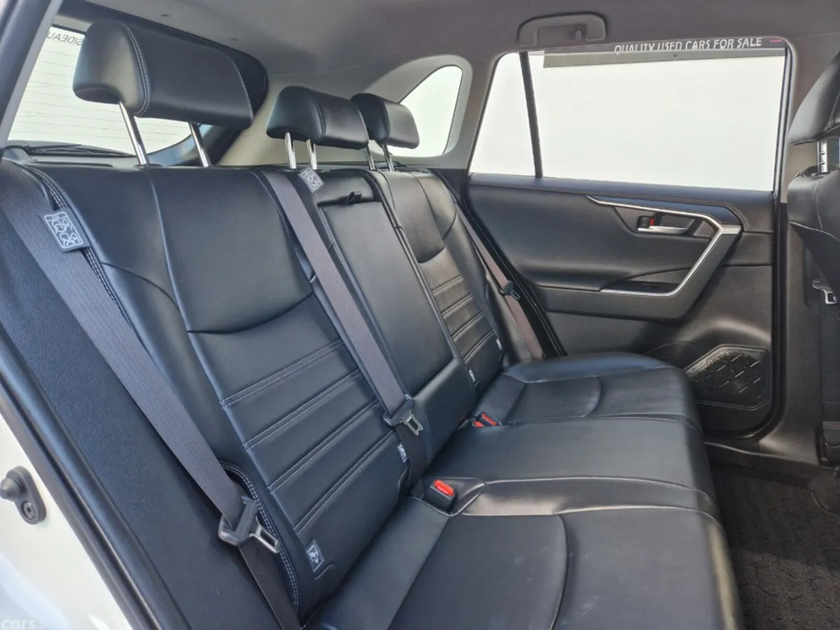 Toyota RAV4 SUV, Petrol Hybrid, 2019, White