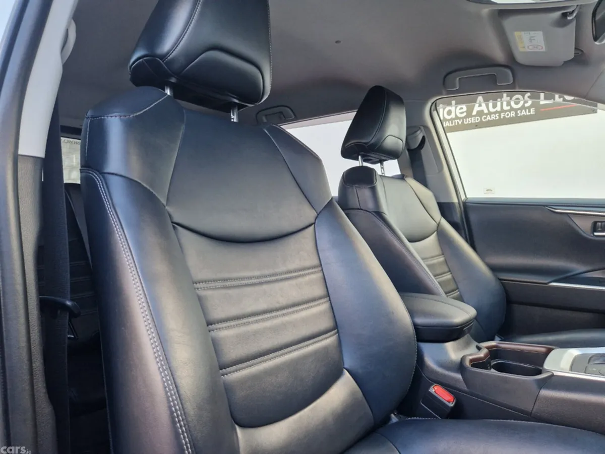 Toyota RAV4 SUV, Petrol Hybrid, 2019, White