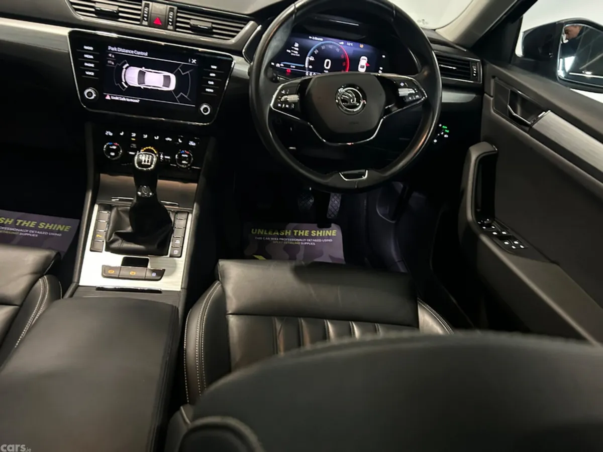 Skoda Superb Hatchback, Diesel, 2022, Blue