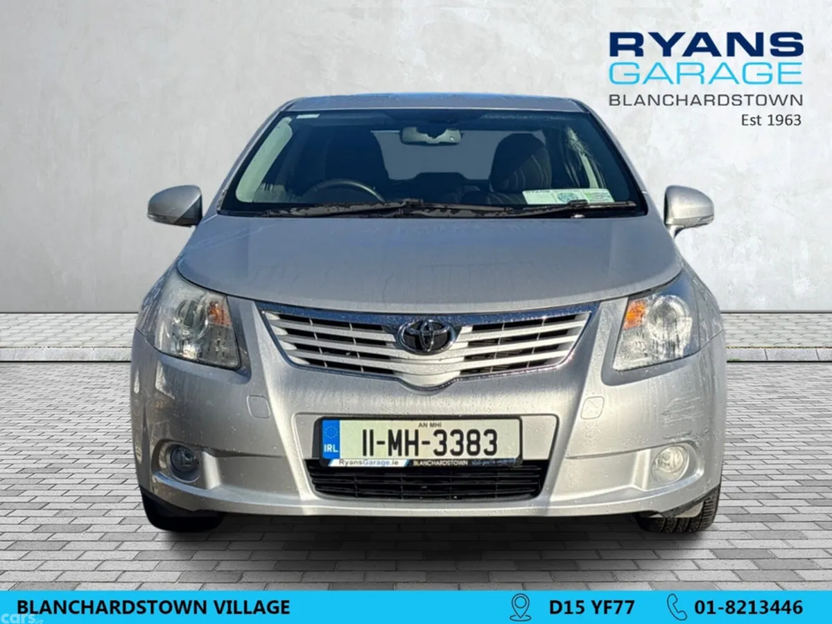 Toyota Avensis Saloon, Petrol, 2011, Silver