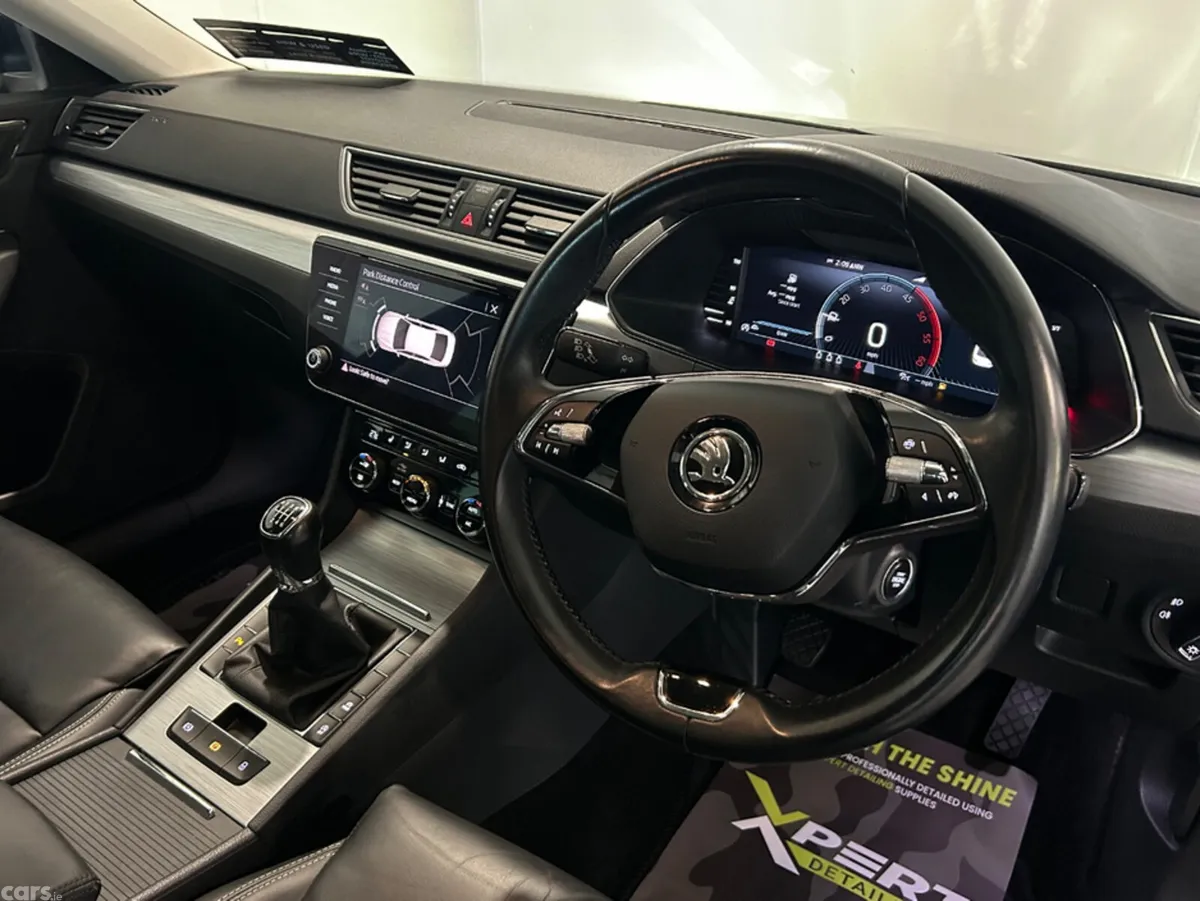 Skoda Superb Hatchback, Diesel, 2022, Blue