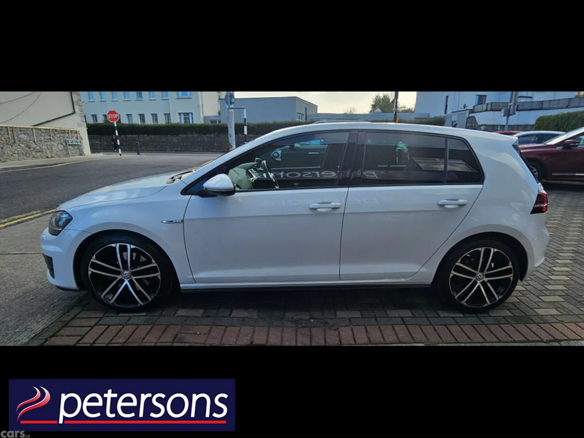 Volkswagen Golf Hatchback, Diesel, 2016, White