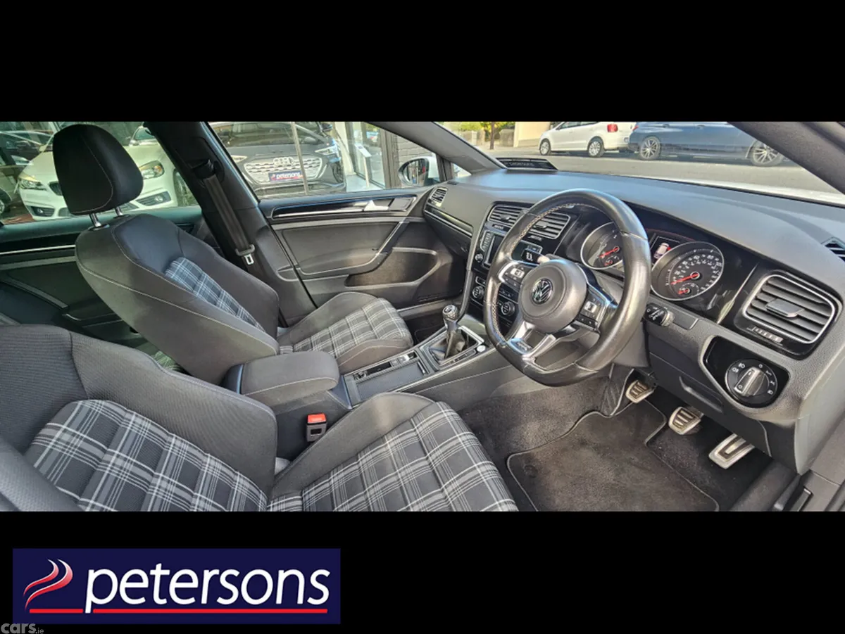 Volkswagen Golf Hatchback, Diesel, 2016, White