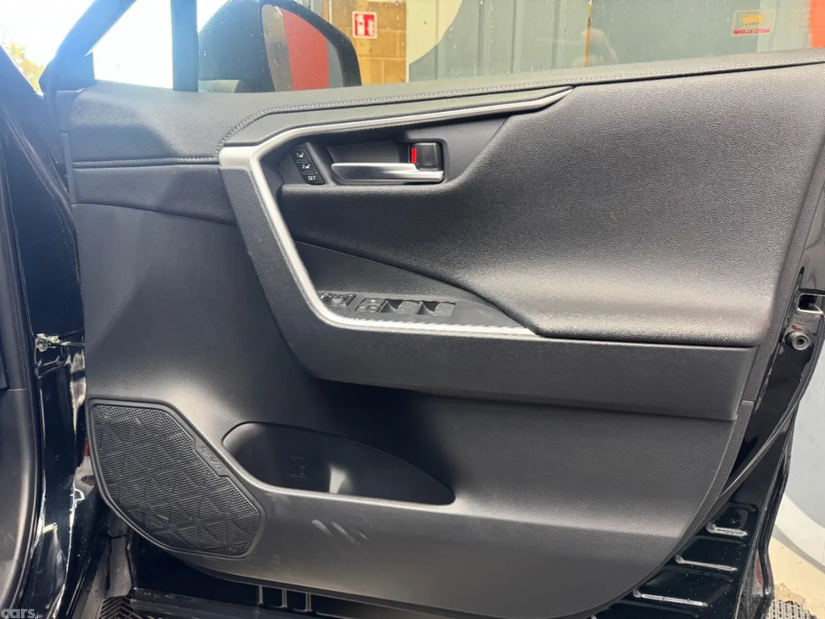 Toyota RAV4 SUV, Petrol Hybrid, 2025, Black